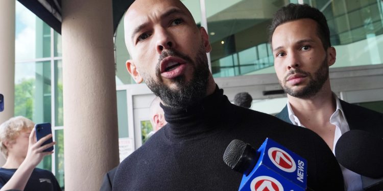Συνελήφθησαν στο Μαϊάμι οι αδελφοί Τέιτ για σοβαρά σεξουαλικά εγκλήματα