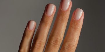 Τα coconut-milk nails κυριαρχούν στις καλοκαιρινές τάσεις μανικιούρ