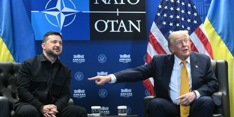 Συνάντηση Τραμπ και Ζελένσκι στον Λευκό Οίκο εν μέσω κλιμάκωσης