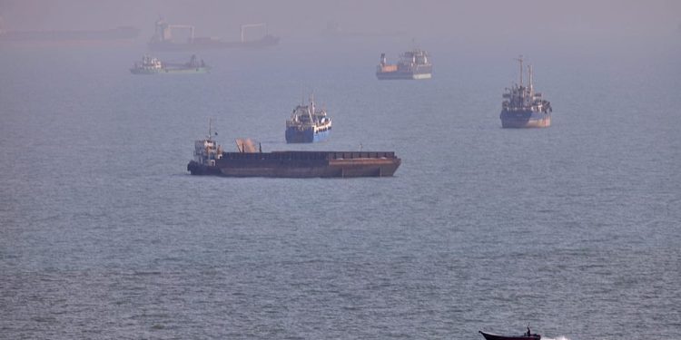 Λήξη εκεχειρίας ΗΠΑ-Ιράν: Απειλές Τραμπ κατά Ομάν και τελεσίγραφο Τεχεράνης