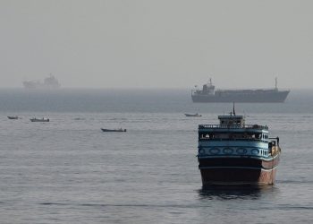 Στενά του Ορμούζ: Κοντά σε συμφωνία επαναλειτουργίας δηλώνουν Ουάσινγκτον και Τεχεράνη