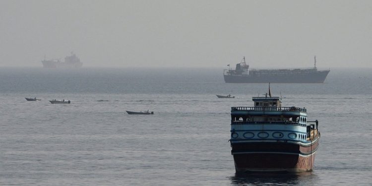 Στενά του Ορμούζ: Κοντά σε συμφωνία επαναλειτουργίας δηλώνουν Ουάσινγκτον και Τεχεράνη